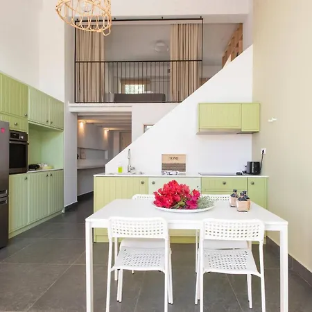 Sandy Feet - Beachfront Loft