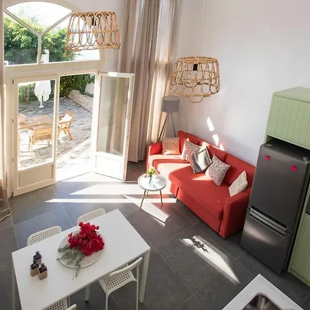 Sandy Feet - Beachfront Loft
